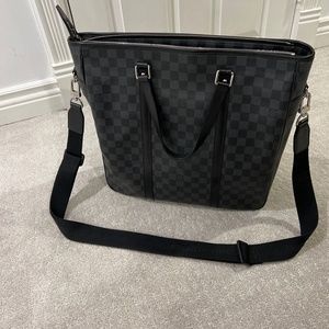 Amazing Louis Vuitton Tote - Mint condition